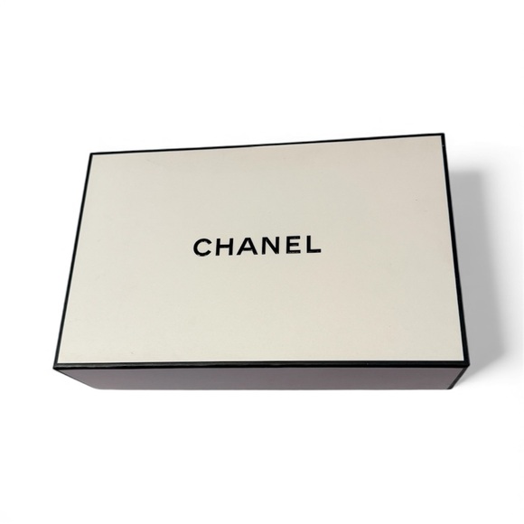 Chanel Gift Box - Picture 6 of 7